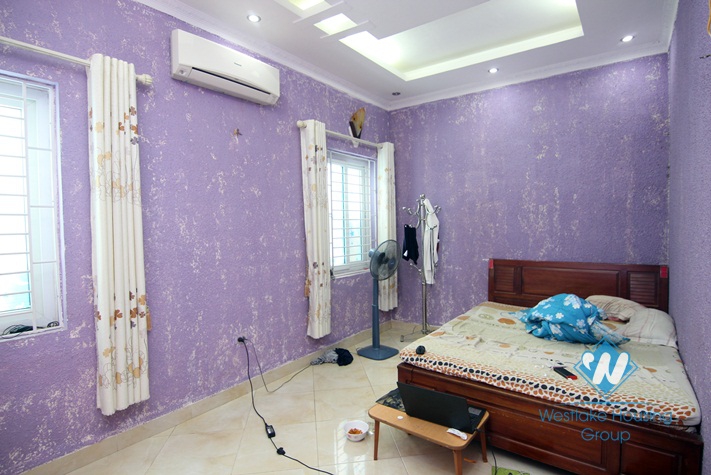 6 bedrooms house for rent in Dang Thai Mai , Tay Ho dis.